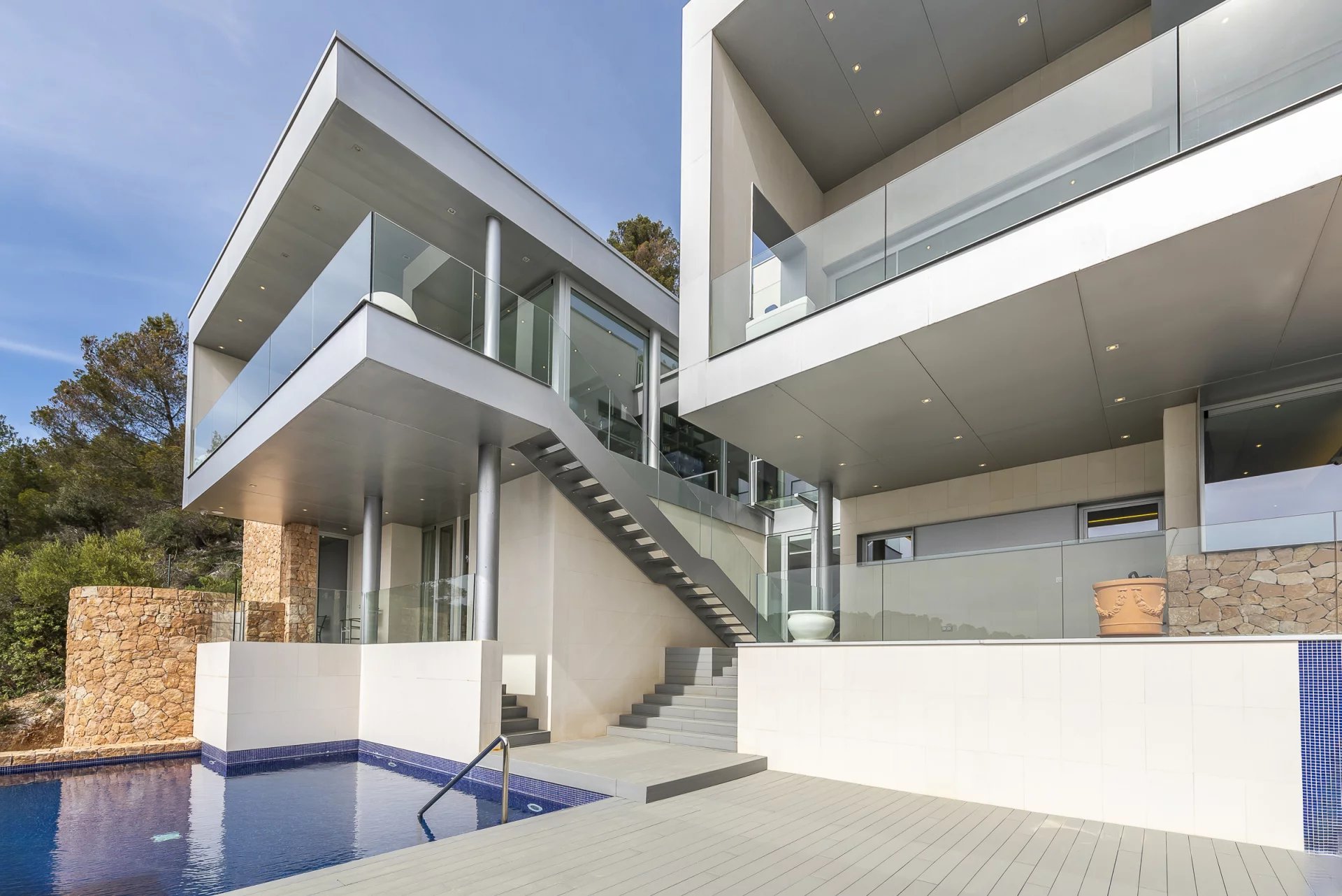 Modern Villa with Sea Views