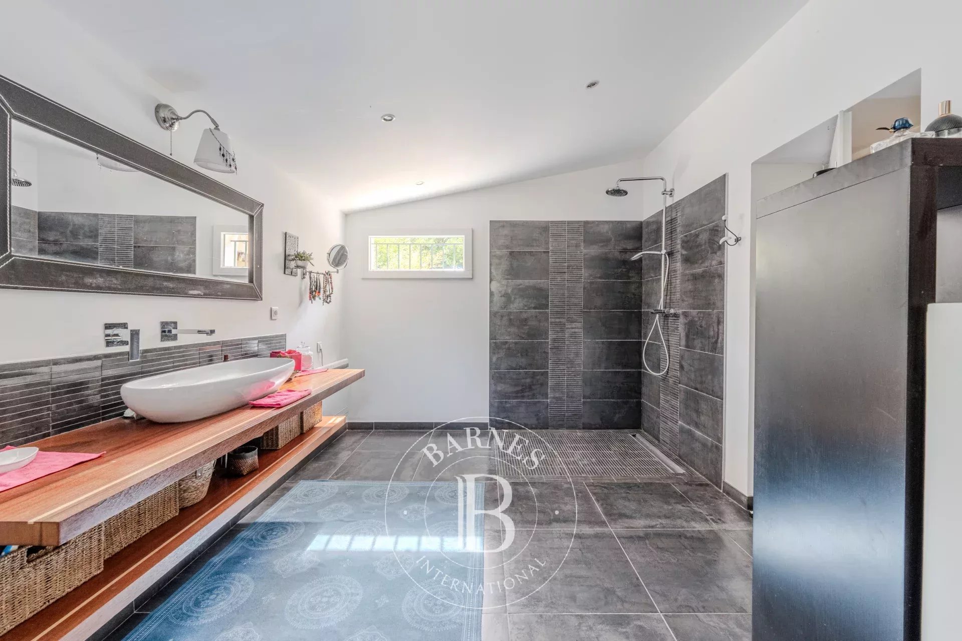 LOURMARIN CENTER - 320m2 - SWIMMING POOL- 1,6 ha - picture 15
