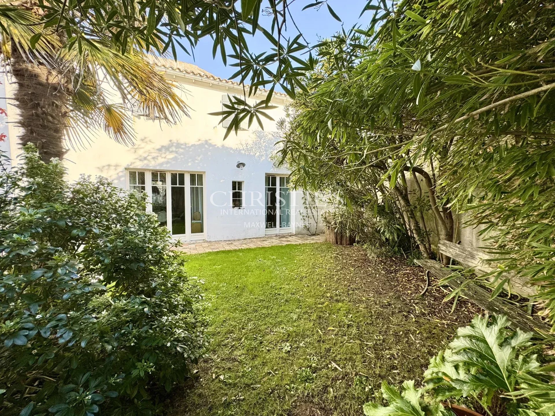 5 Bedroom Villa/Townhouse's Image 30