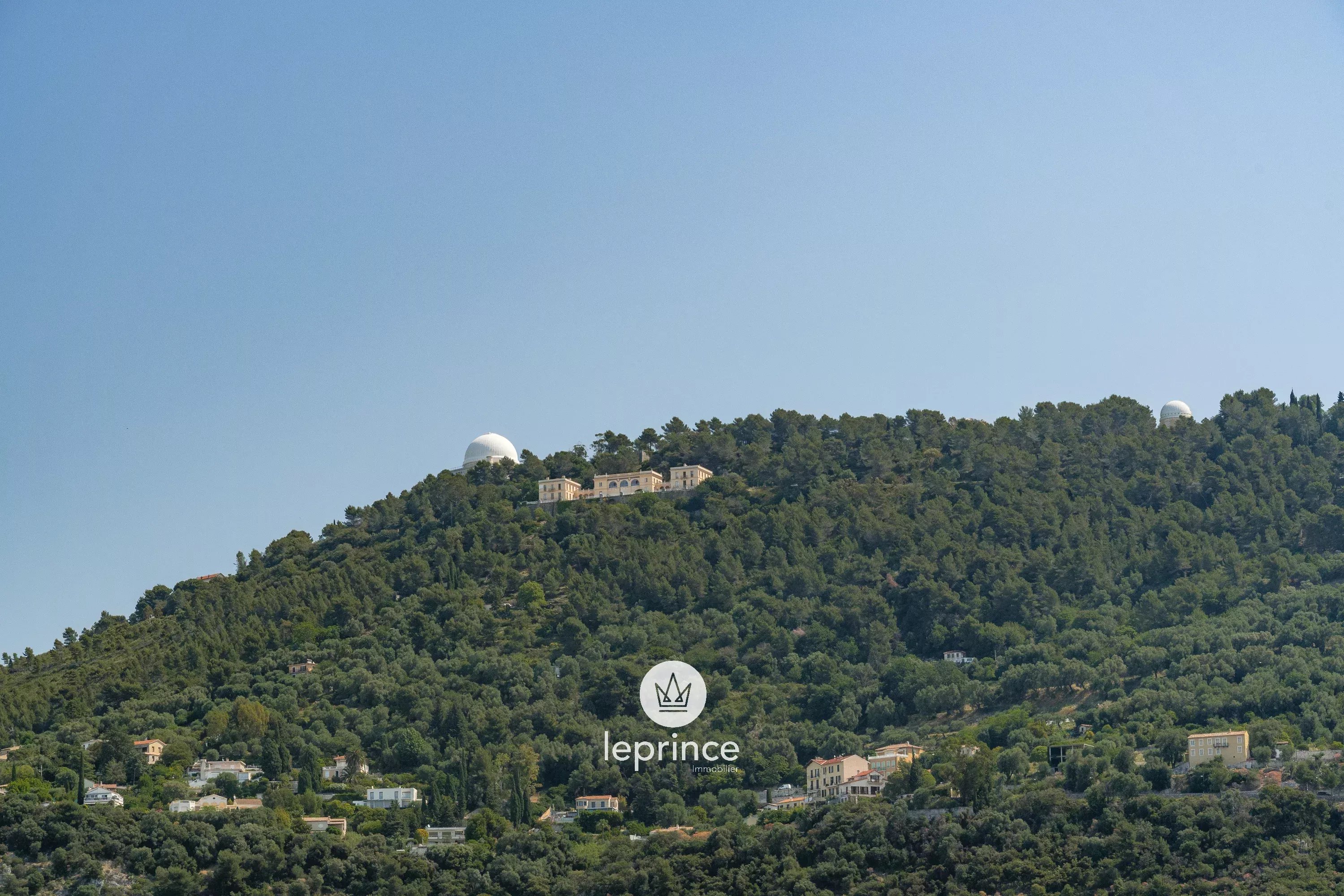 Nice Saint-Roch: 2-Bedroom Apartment – Terrace – Garage & Cellar