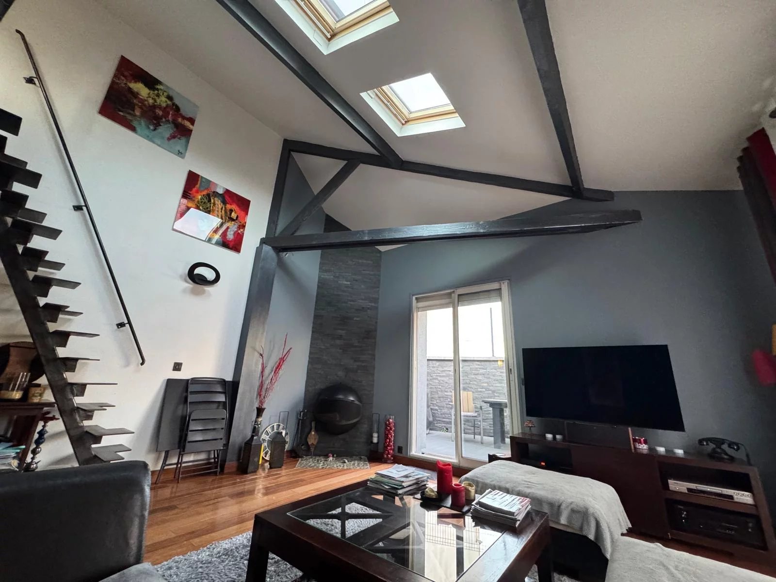 DUPLEX 2-3 pièces 82,24 m² loi carrez avec terrasse et un box