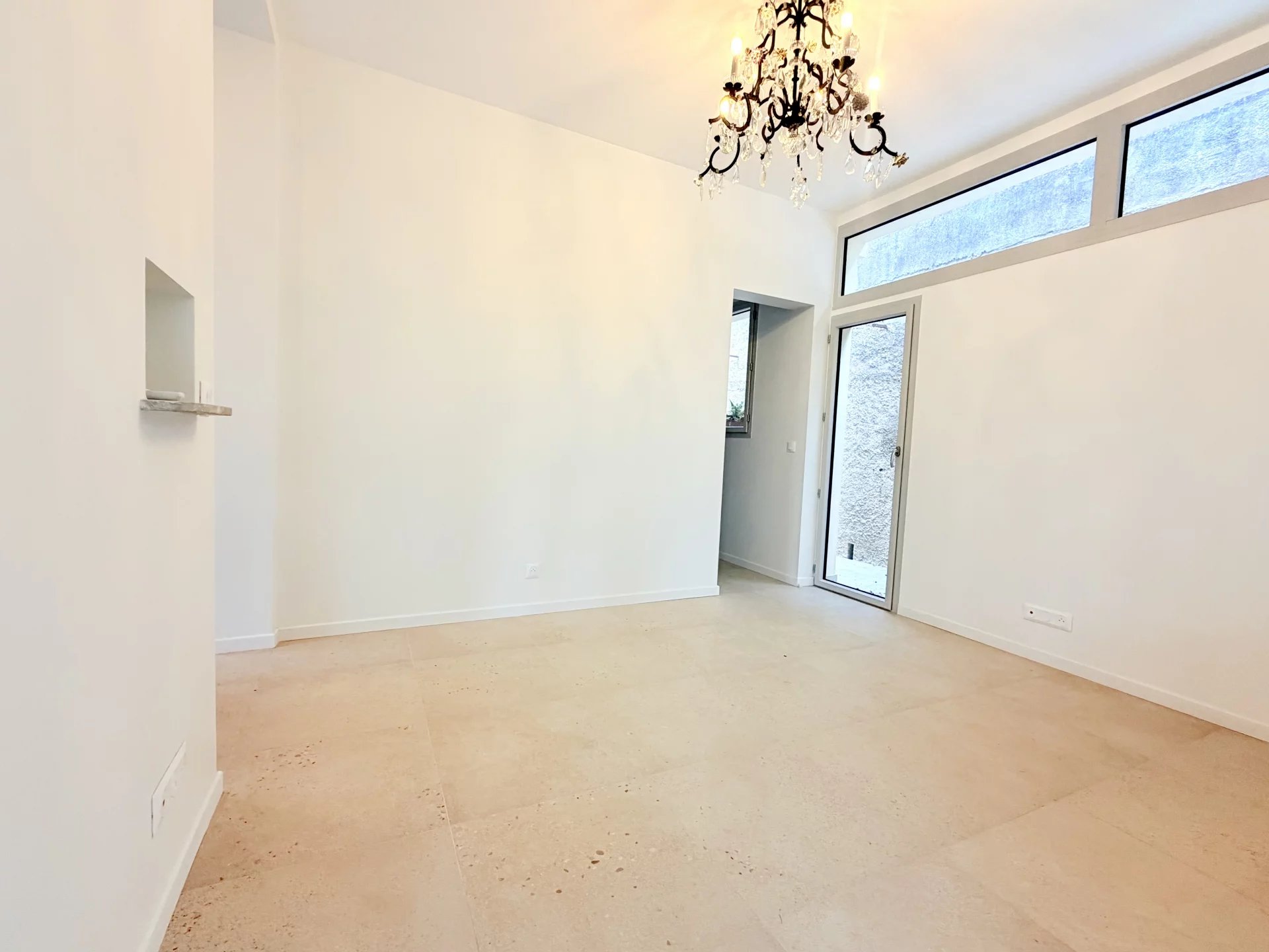 🏡 NICE BON VOYAGE – Fully Renovated Detached House of Approx. 102 sqm with Two Apartments, Terraces, Garden and Small Garage in a Private Estate