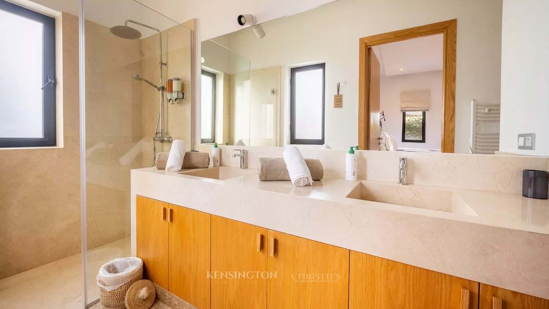 6 Bedroom Villa/Townhouse's Image 27