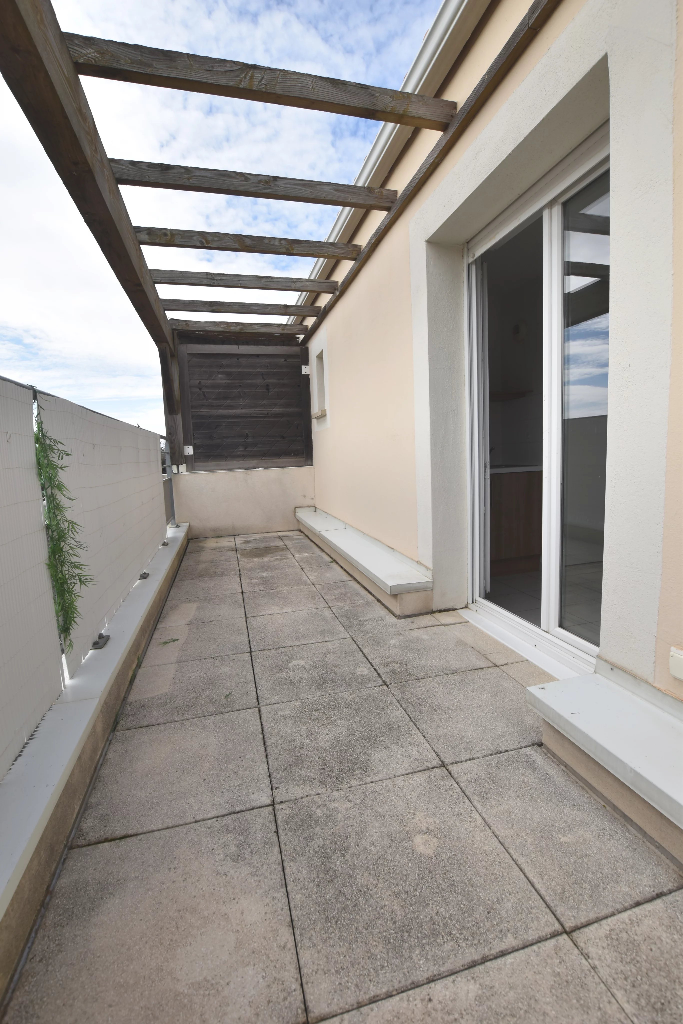 Studio avec terrasse et parking - Photo 5
