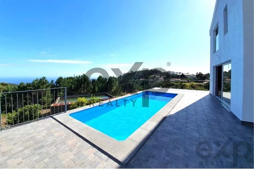 Luxuosa Villa em Calheta com Vista para o Mar e Piscina