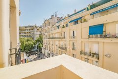 Elegant apartment in the heart of the Carré d’Or — photo 6 of 6