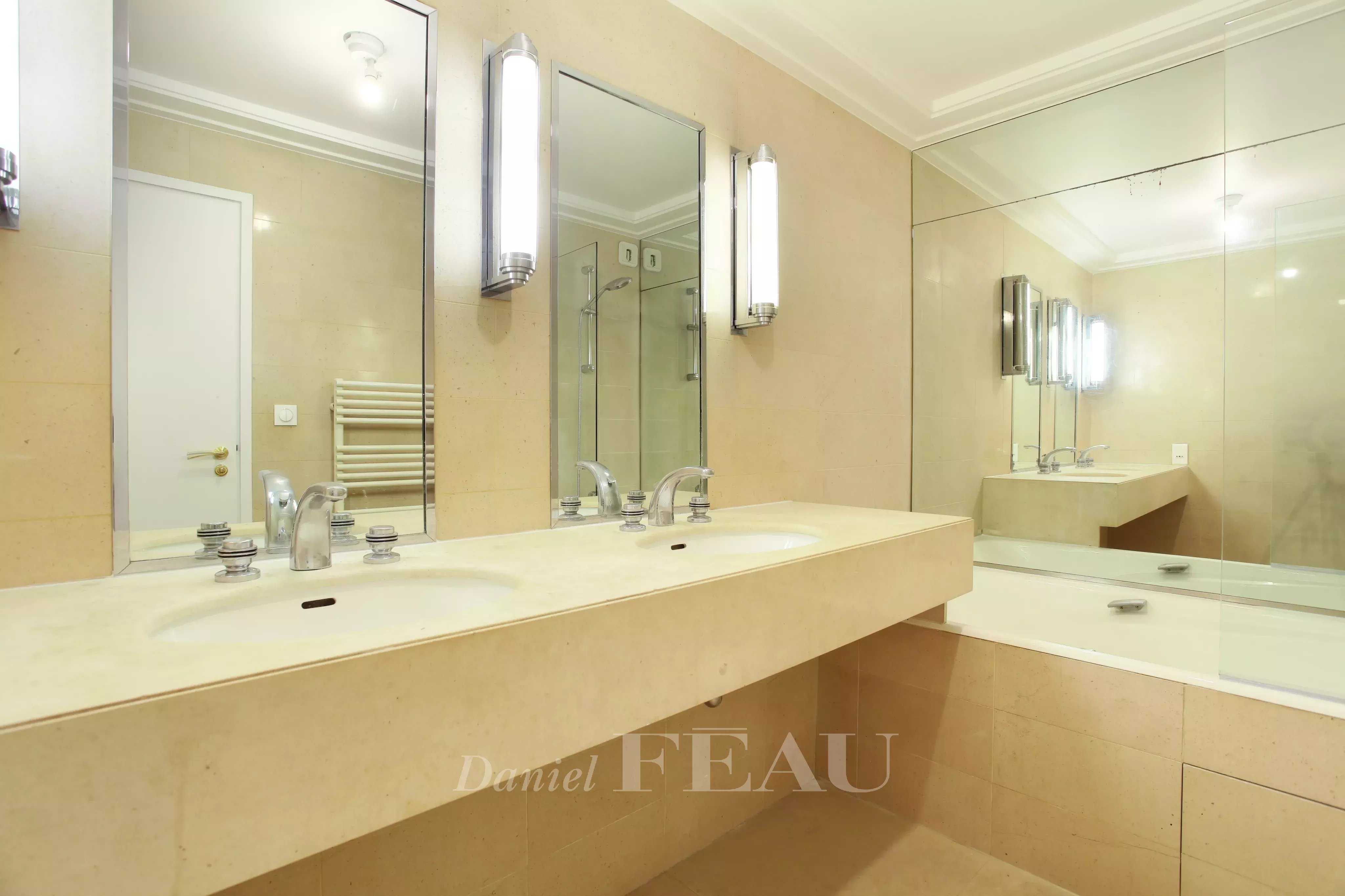 Rental Studio Paris 2nd