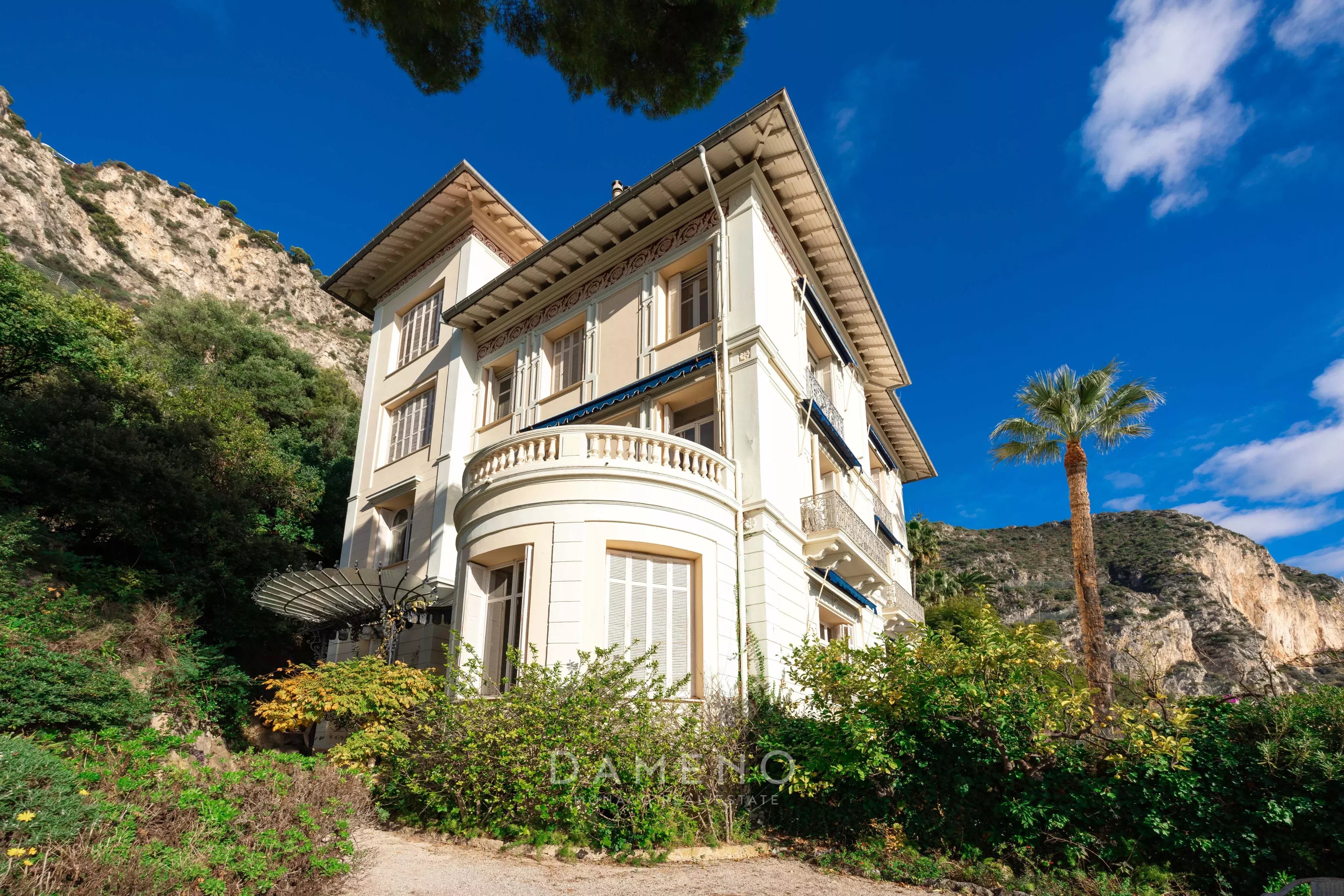 Location trois pièces meublé – Beaulieu-sur-Mer