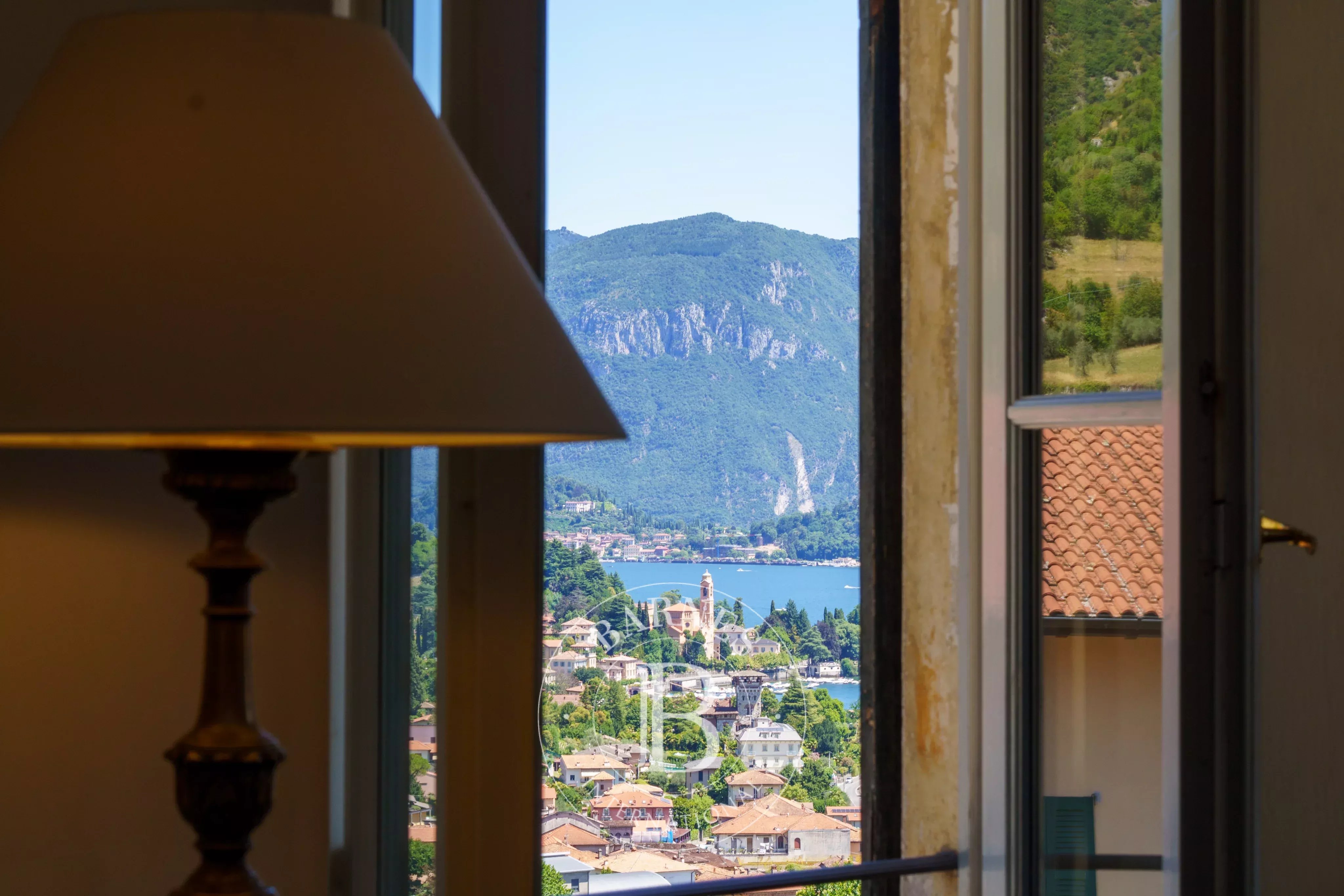 Panoramic Appartment in Period Villa in the heart of Tremezzina