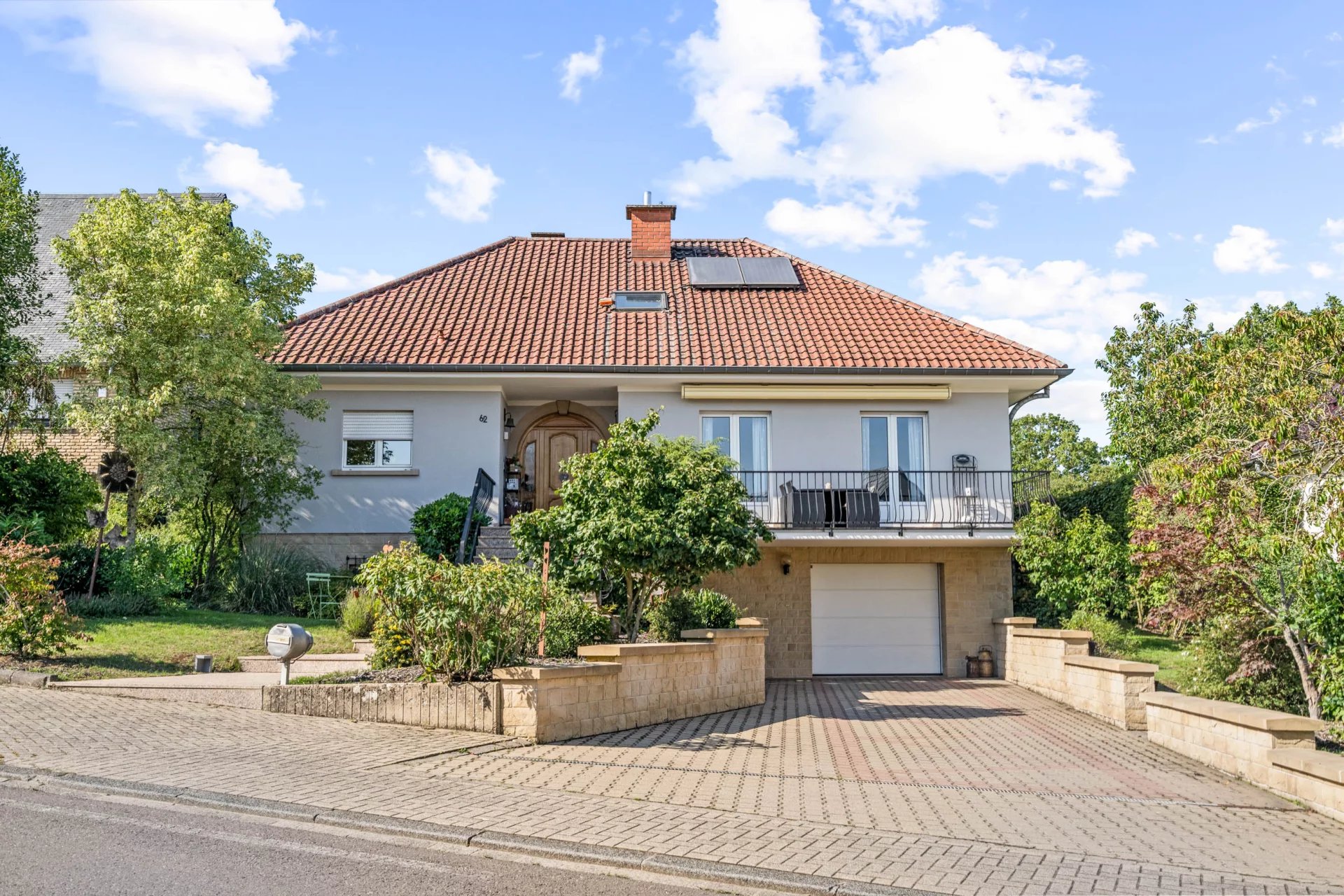 Agence immobilière de AXHOME IMMO SARL