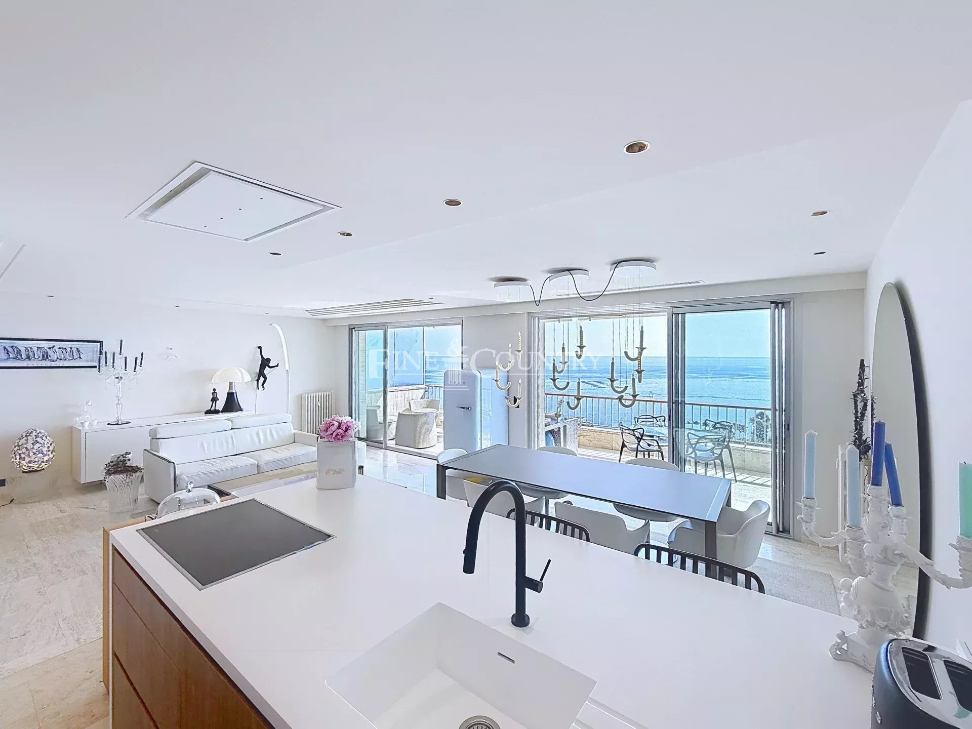 Photo of Apartment for sale in Cannes panoramic sea view