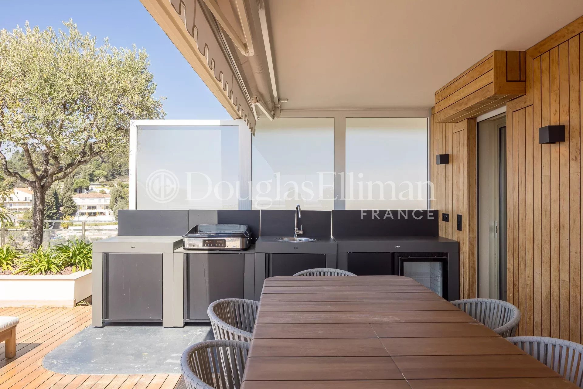 LE CANNET – Duplex avec vue panoramique sur la mer - Image nᵒ3