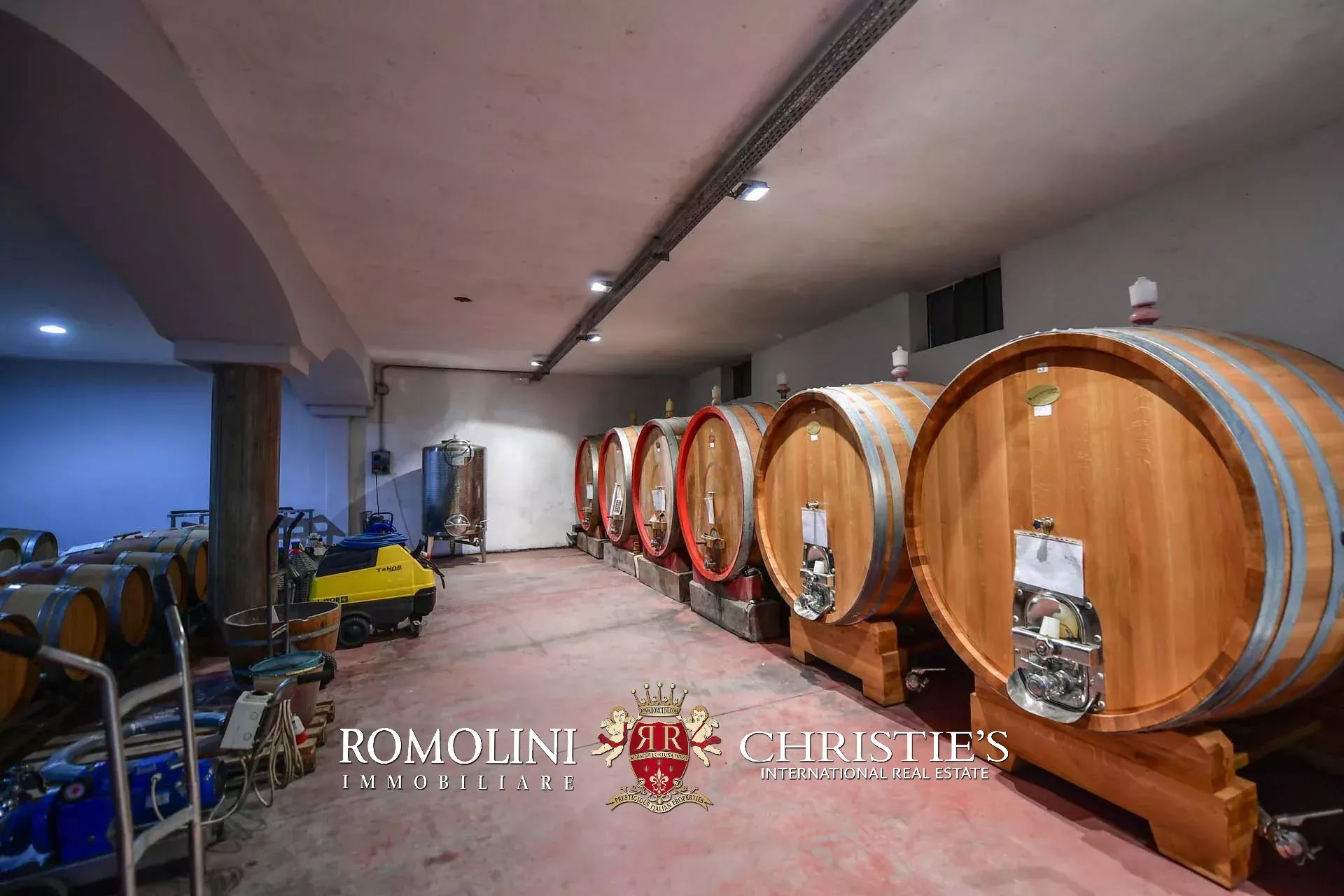 5 Bedroom Vineyard's Image 6