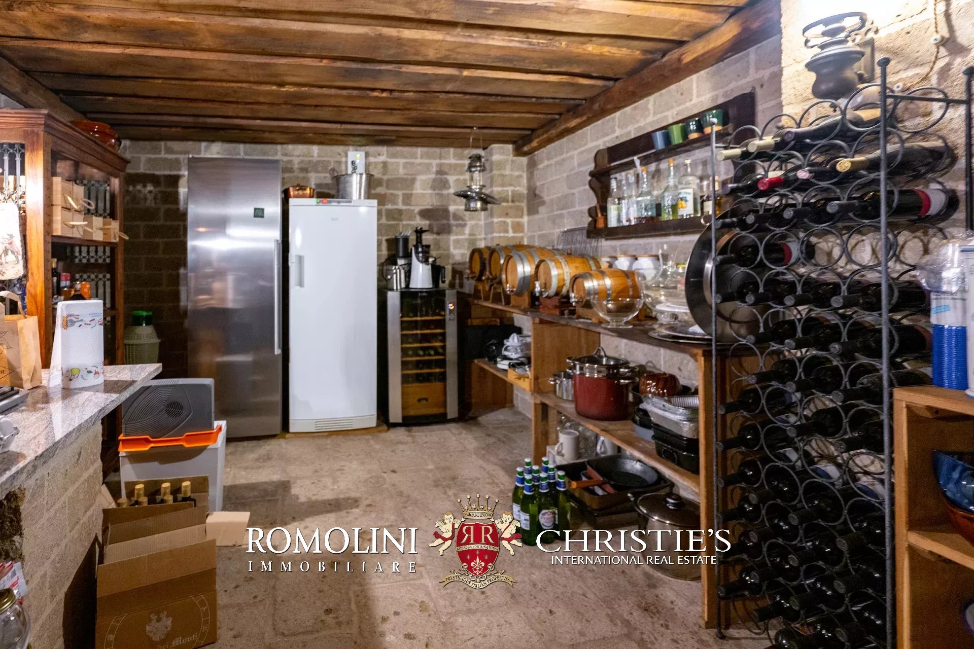 13 Bedroom Vineyard's Image 63
