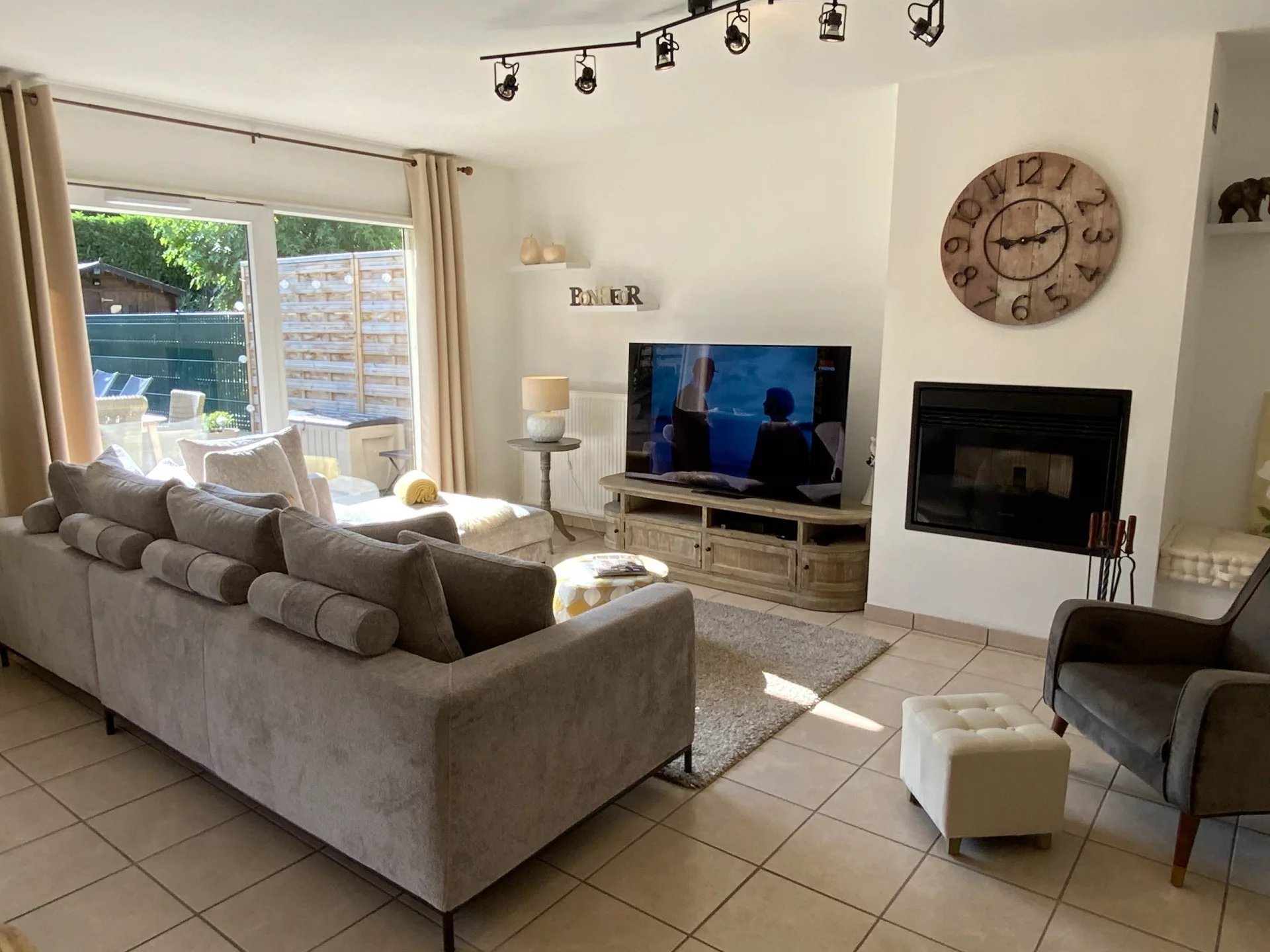 Maison familiale à Neydens, proche frontière genevoise et autoroute