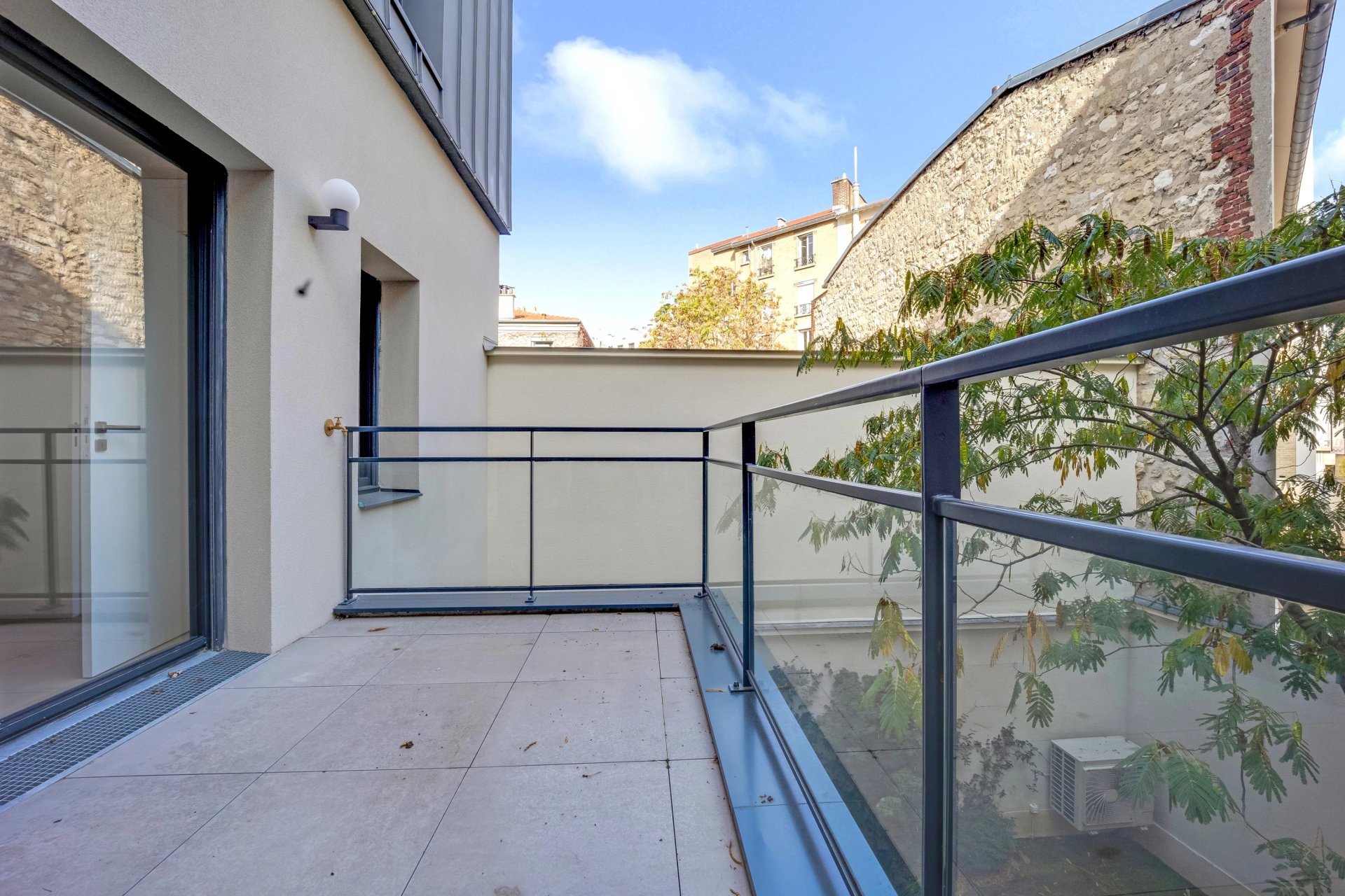 5 Bedroom Villa/Townhouse's Image 3