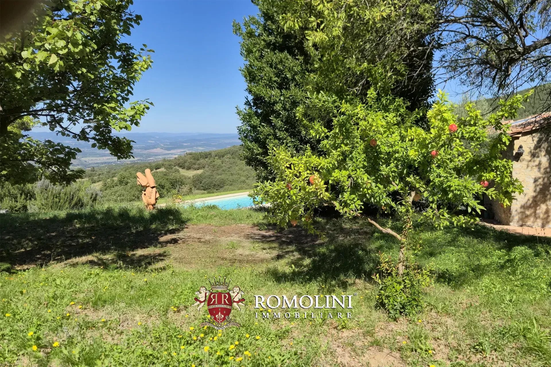 RUSTIC FARMHOUSE WITH POOL FOR SALE IN MOUNT AMIATA, MAREMMA