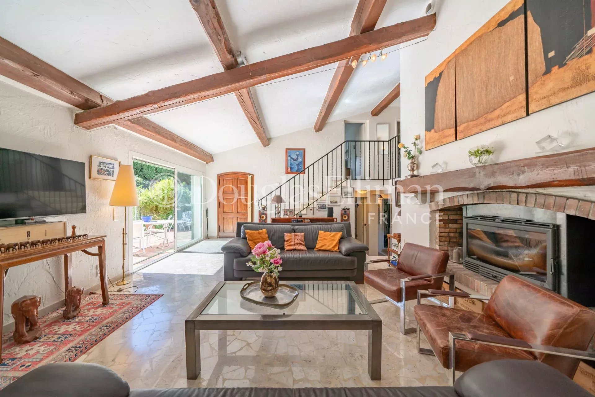 MOUGINS : Villa avec vue panoramique a coté du Vieux Village - Image nᵒ3