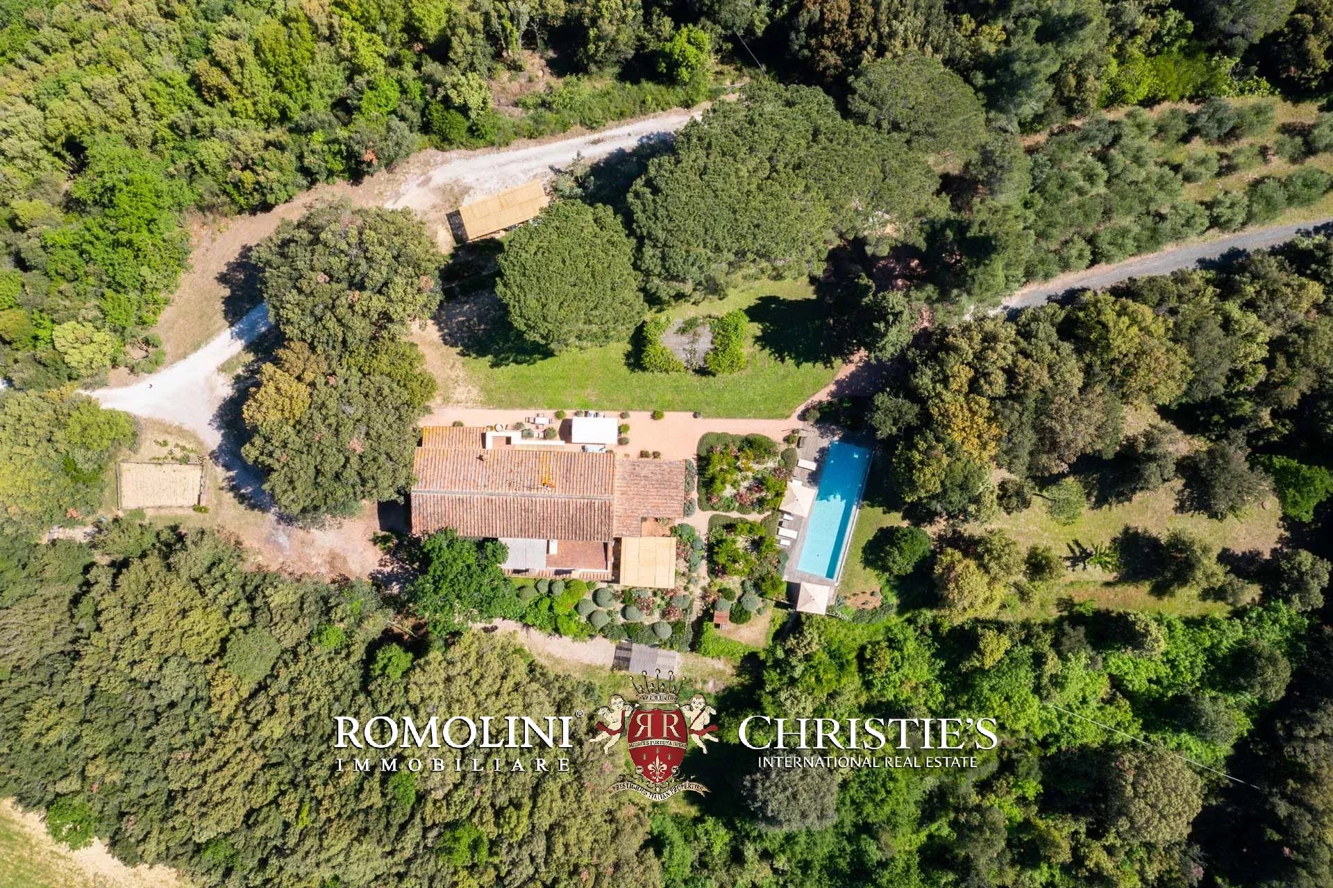 EQUESTRIAN SEA VIEW WINE ESTATE WITH VINEYARDS FOR SALE CLOSE TO BOLGHERI, TUSCANY