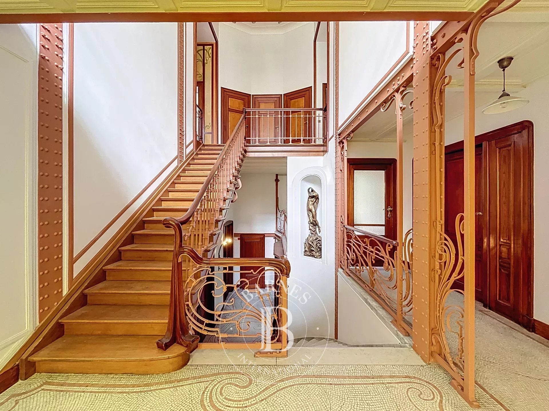 Prestigious office complex in a Victor Horta masterpiece