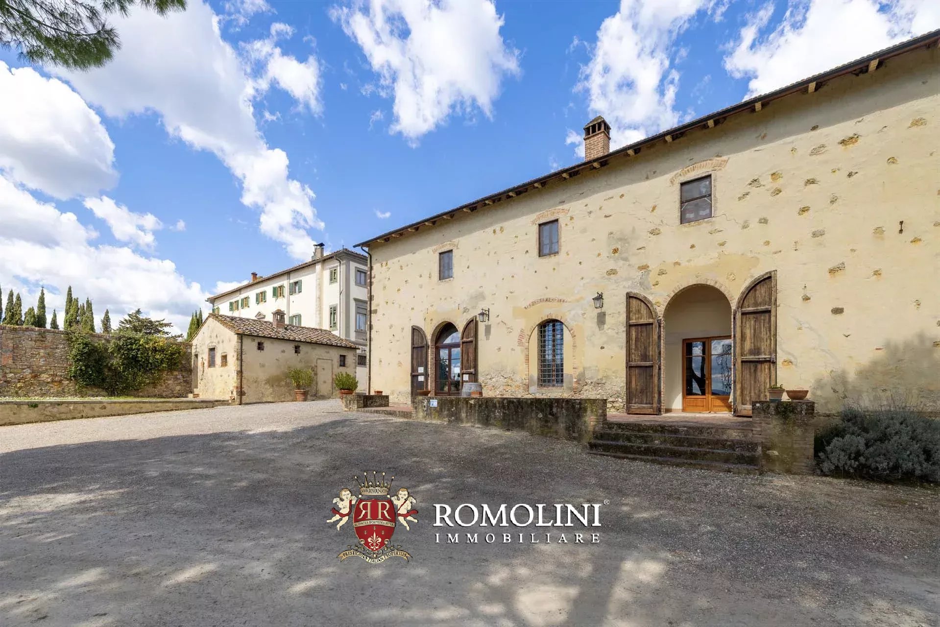35 Bedroom Vineyard's Image 93