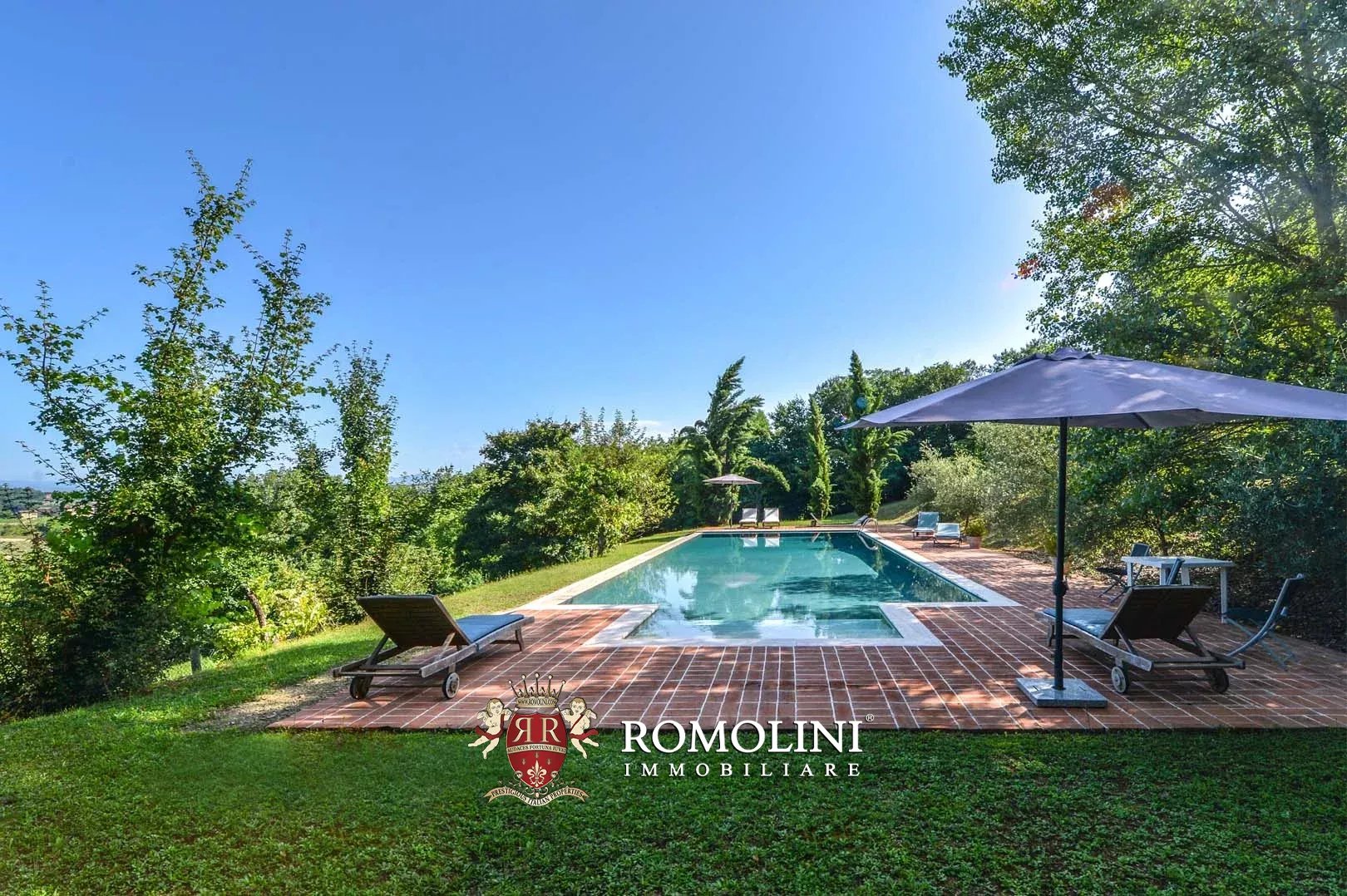 6 Bedroom Villa/Townhouse's Image 22