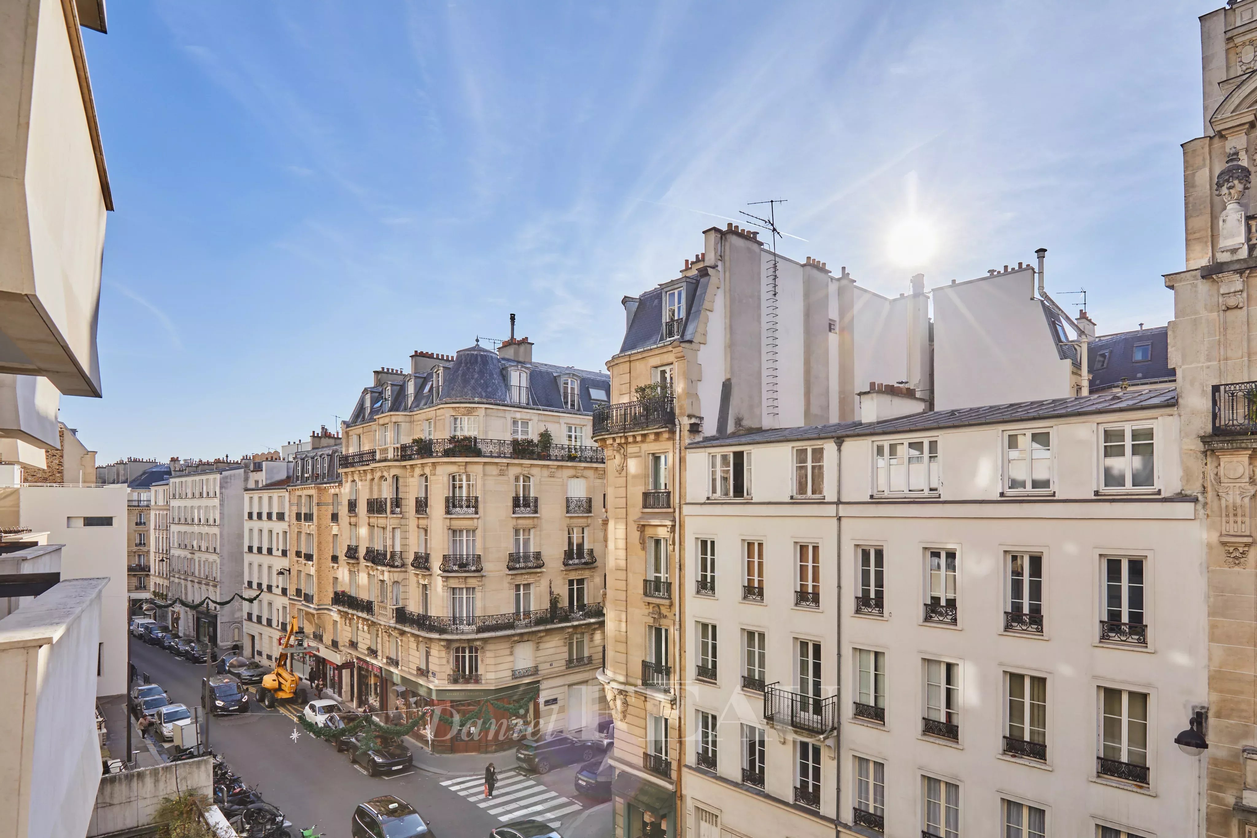 Paris 16th District – A 2-bed apartment with a balcony