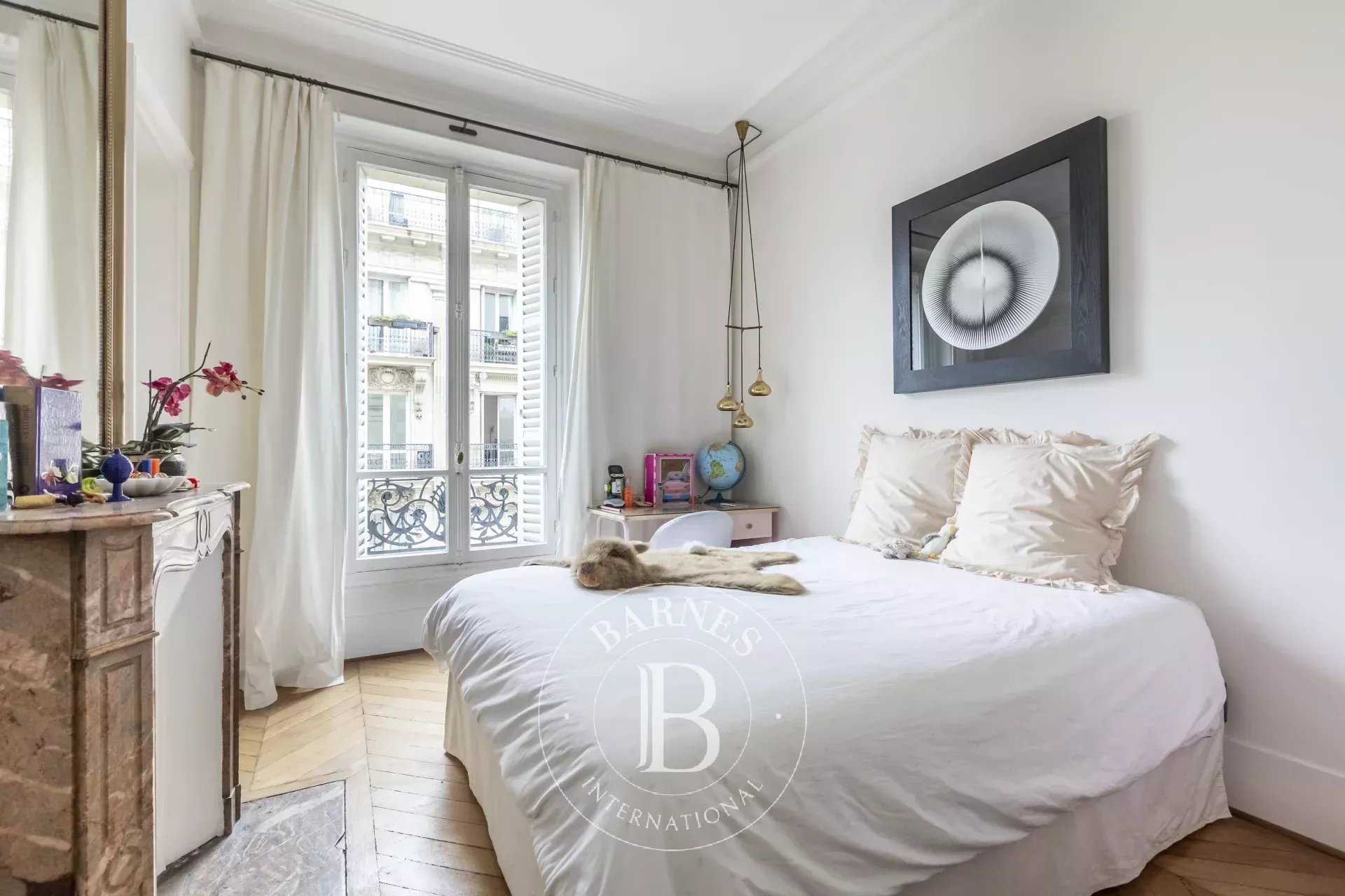 Paris 8 Étoile / Wagram - Renovated 3rd floor corner apartment - 3 or 4 bedrooms - picture 14