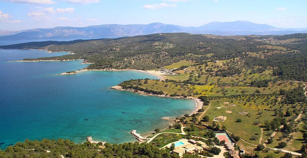 Splendide terrain situé en bord de mer