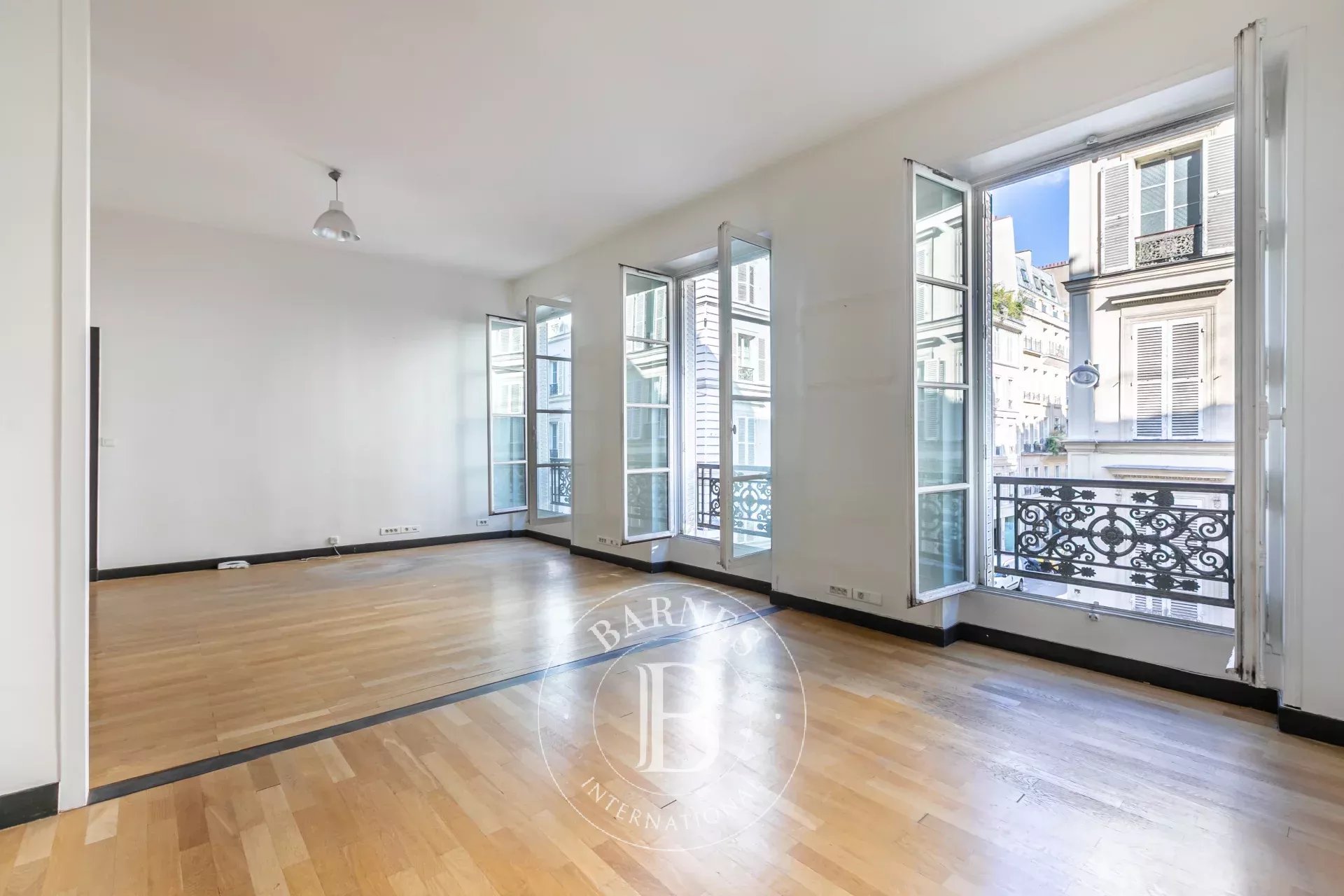 Daire Paris 8ème - picture 4