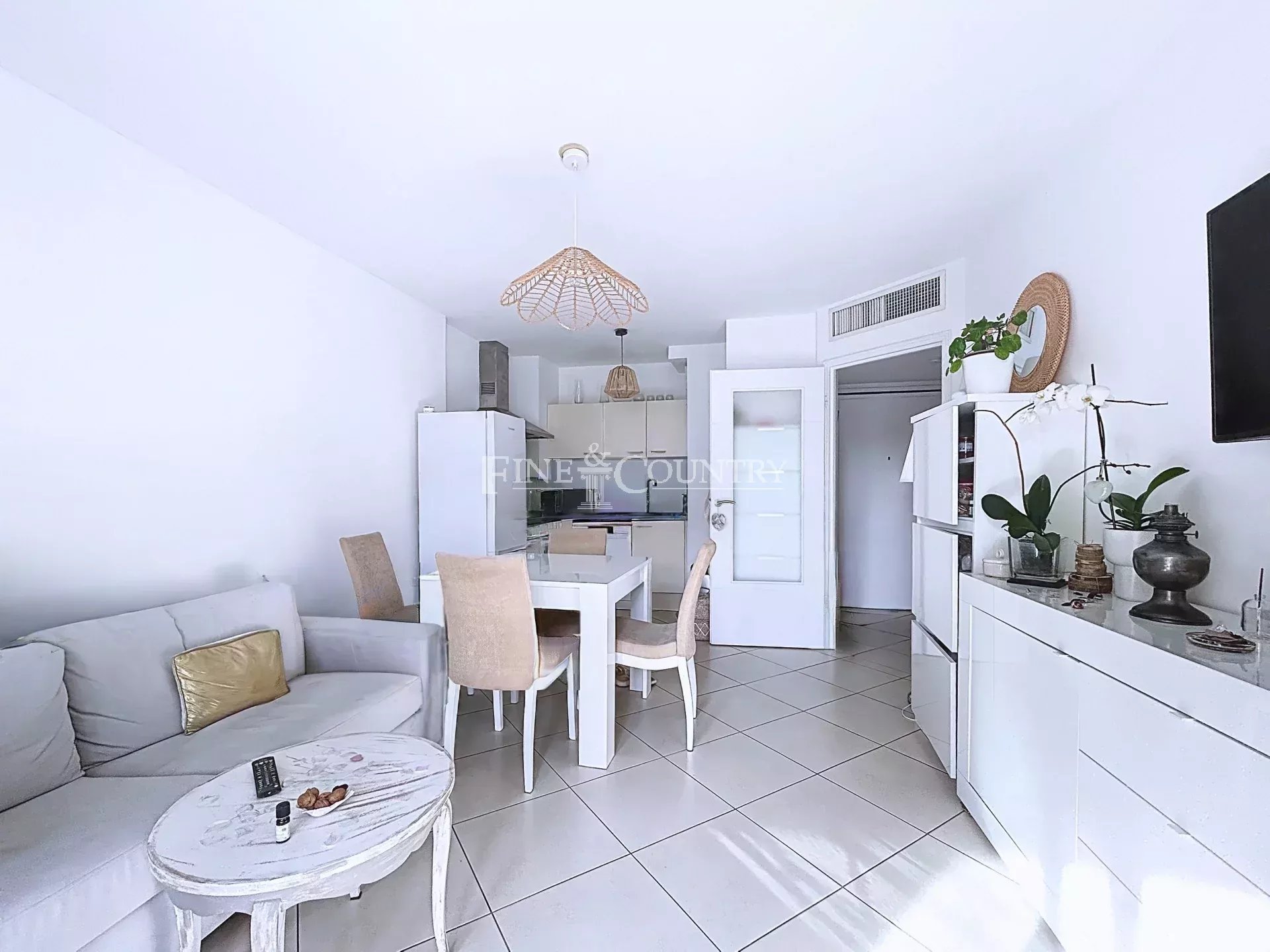 Photo of For sale in Cannes Center, one bedroom appartment  with terrasse ande garage