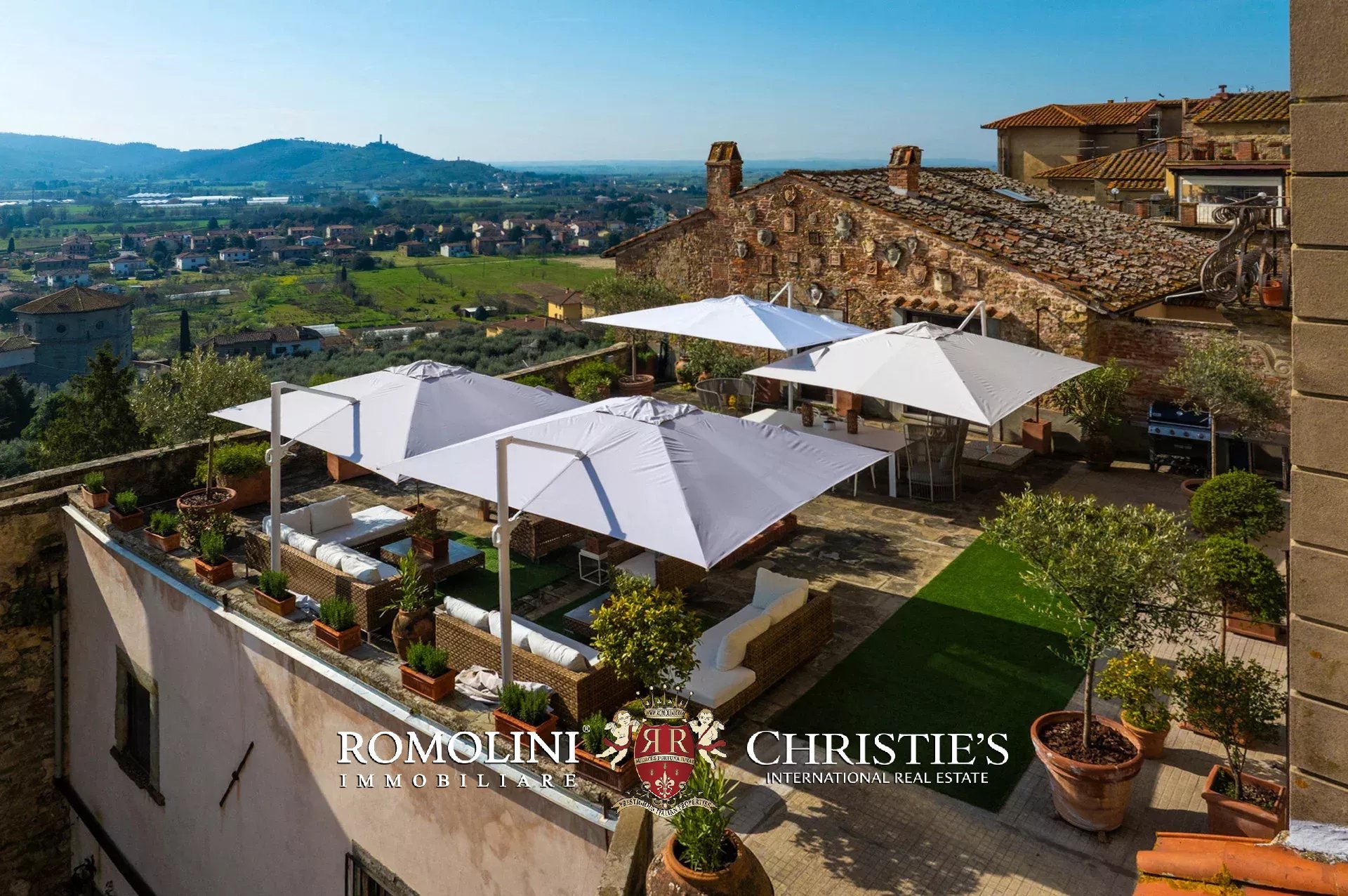  ELEGANTE APPARTAMENTO CON TERRAZZA PANORAMICA IN VENDITA A CASTIGLION FIORENTINO, TOSCANA