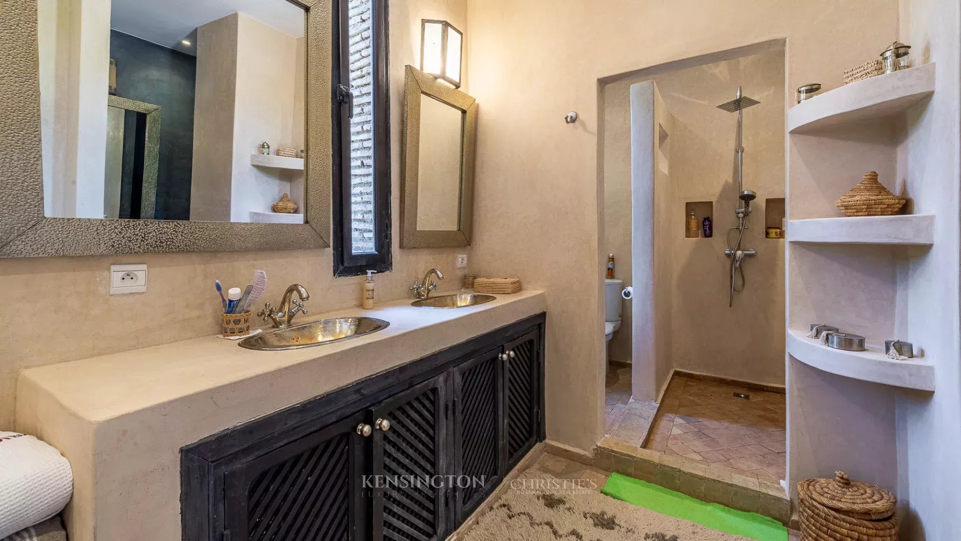 6 Bedroom Villa/Townhouse's Image 35