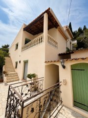 Charming 5-Room House with Pool and Sea View in La Turbie — photo 2 of 7