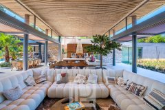 Exceptional Contemporary Property in the Heart of a Private Estate — photo 5 of 7