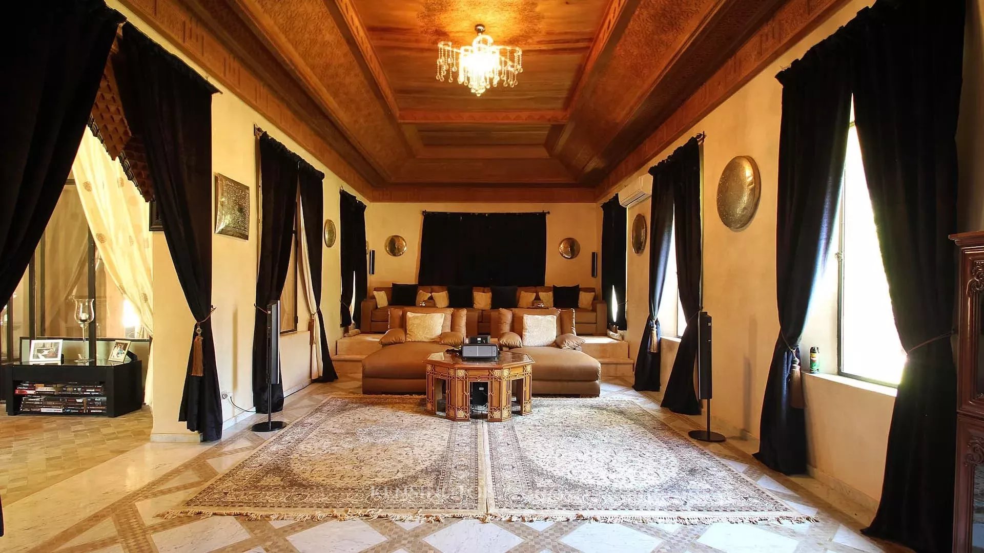 6 Bedroom Villa/Townhouse's Image 17
