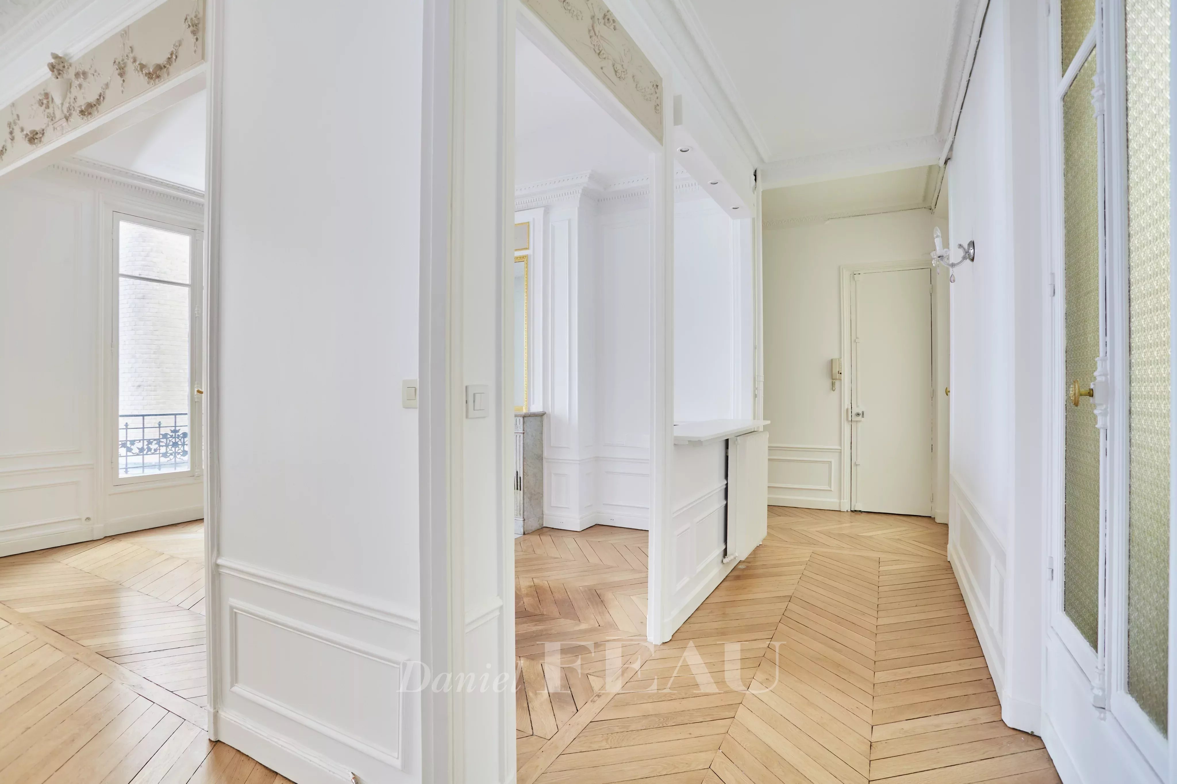 Sale Apartment Paris 17th