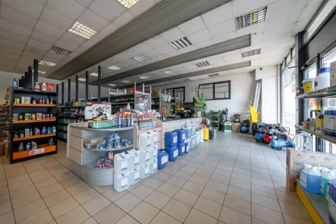 Negozio---Locale-commerciale-in-affitto---Bolzano-4