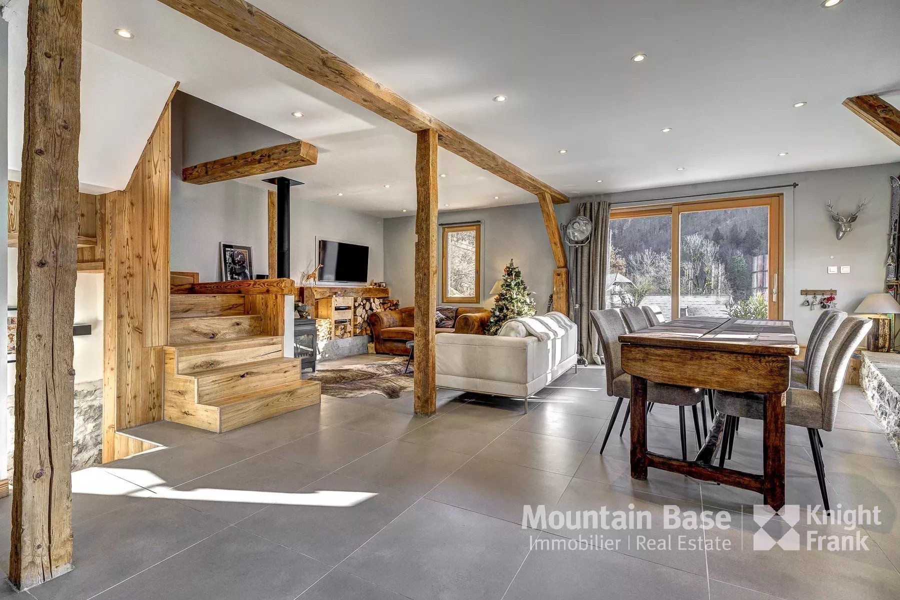 Photo of Beautiful 4 bedroom chalet in Samoëns