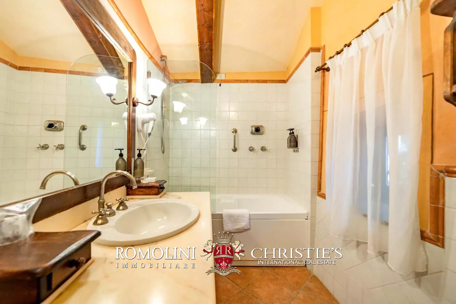 19 Bedroom Villa/Townhouse's Image 43