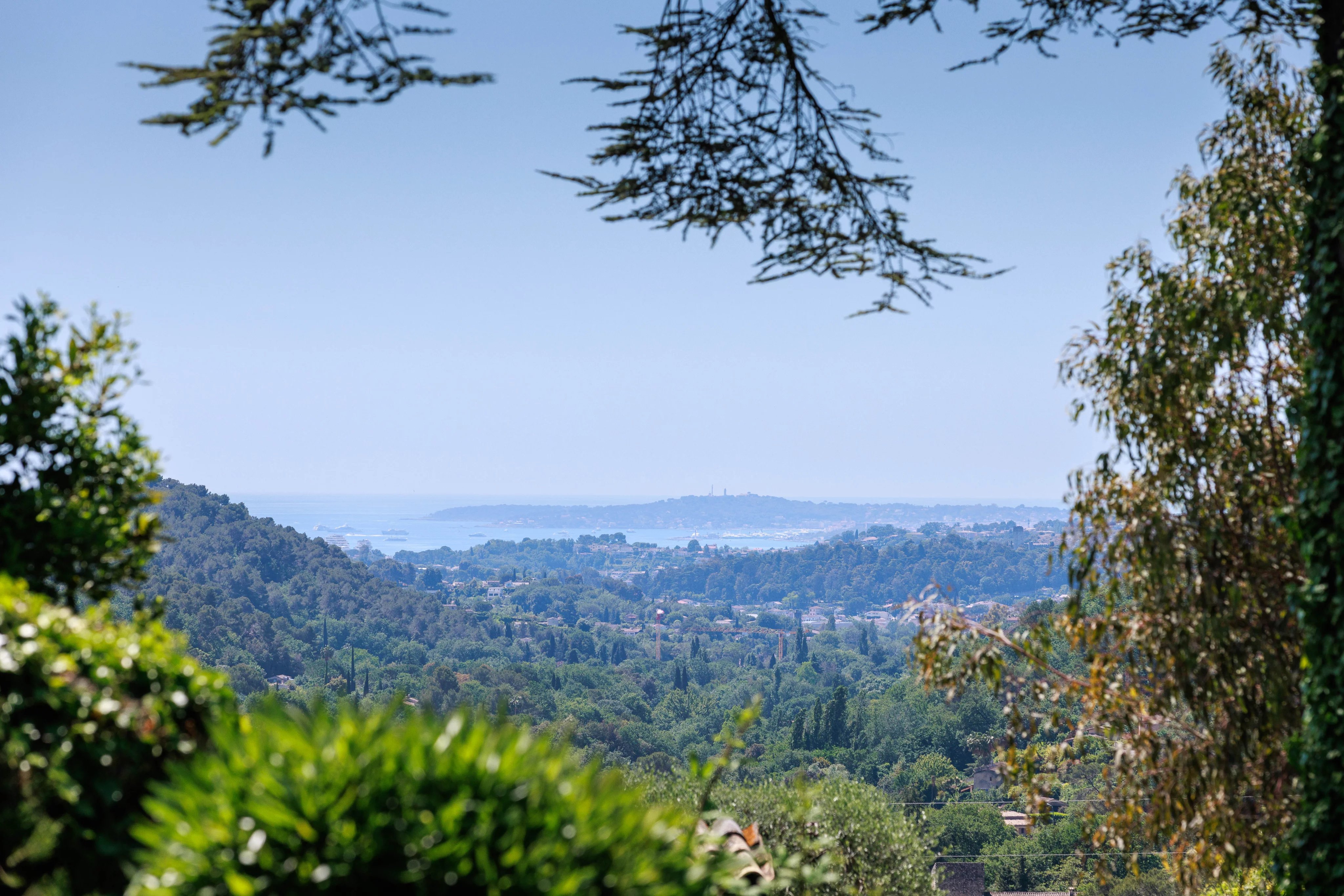 Belle villa familiale avec vue mer et vue sur Saint-Paul de Vence