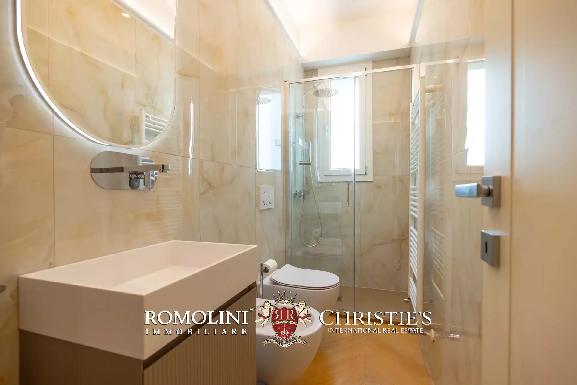 5 Bedroom Villa/Townhouse's Image 7
