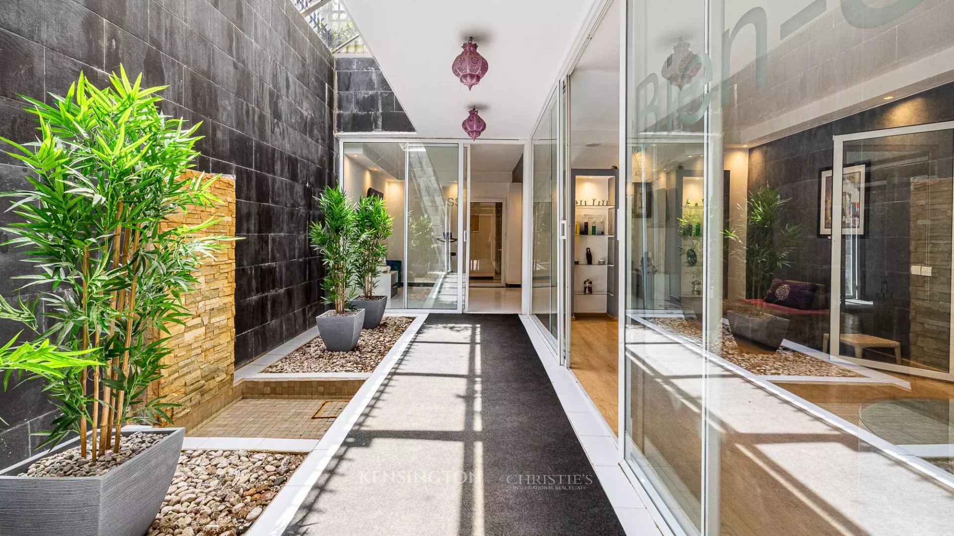 11 Bedroom Villa/Townhouse's Image 8