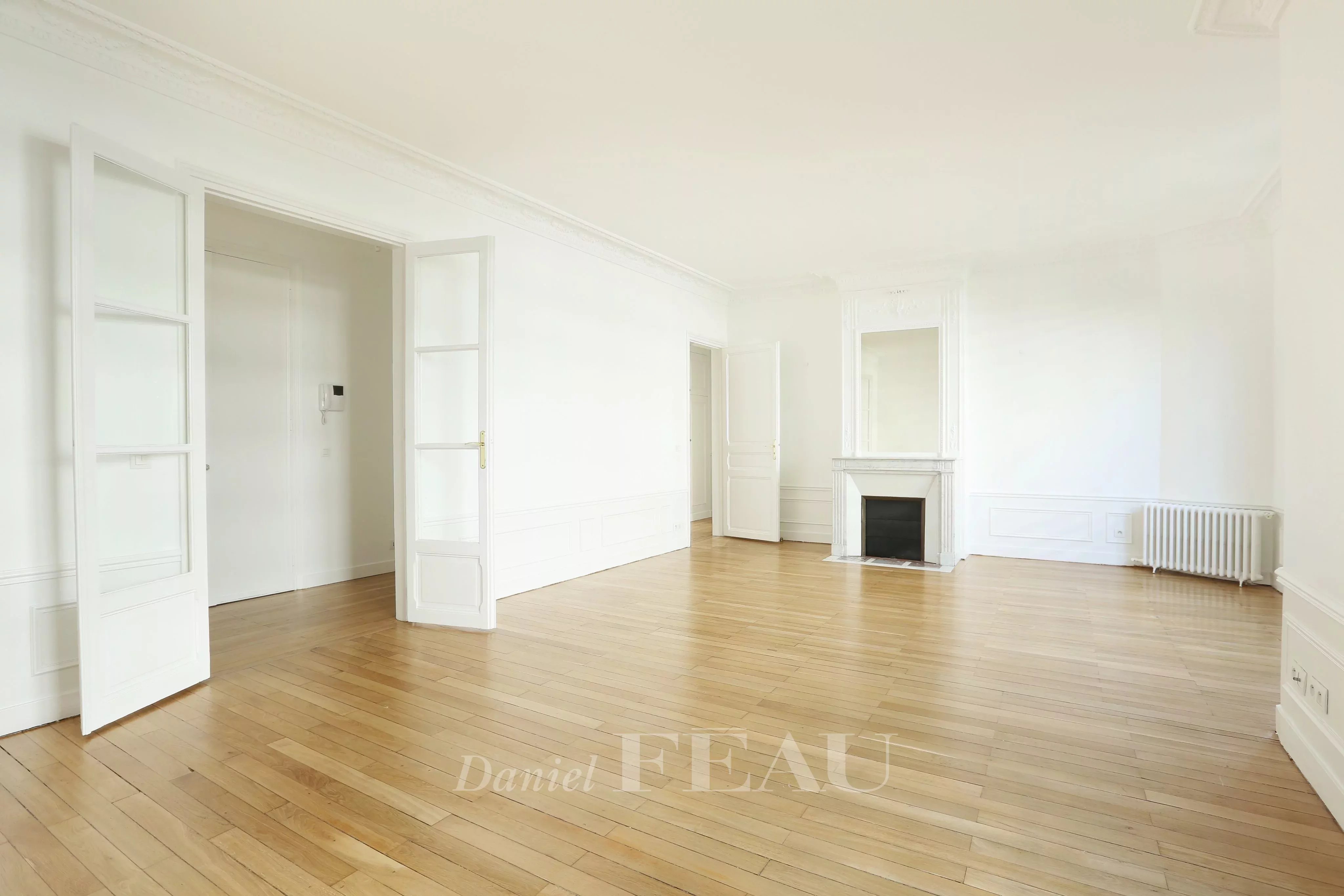Paris 7th District – A 2-bed apartment rented unfurnished