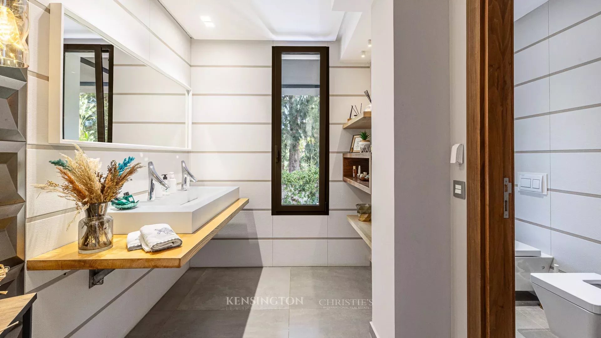8 Bedroom Villa/Townhouse's Image 15