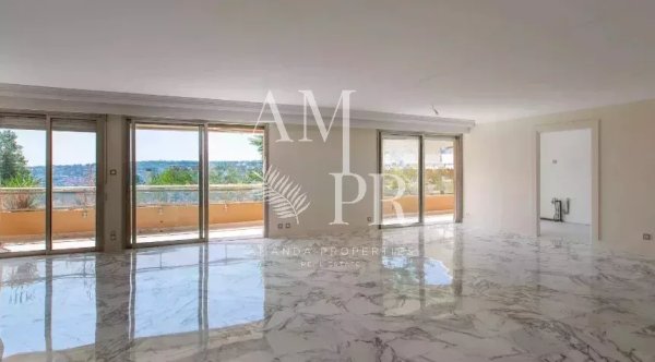 Luxurious Nice apartment for sale with Private Solarium — photo 1