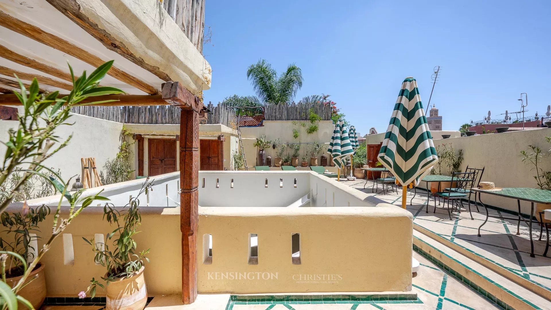 6 Bedroom Villa/Townhouse's Image 25