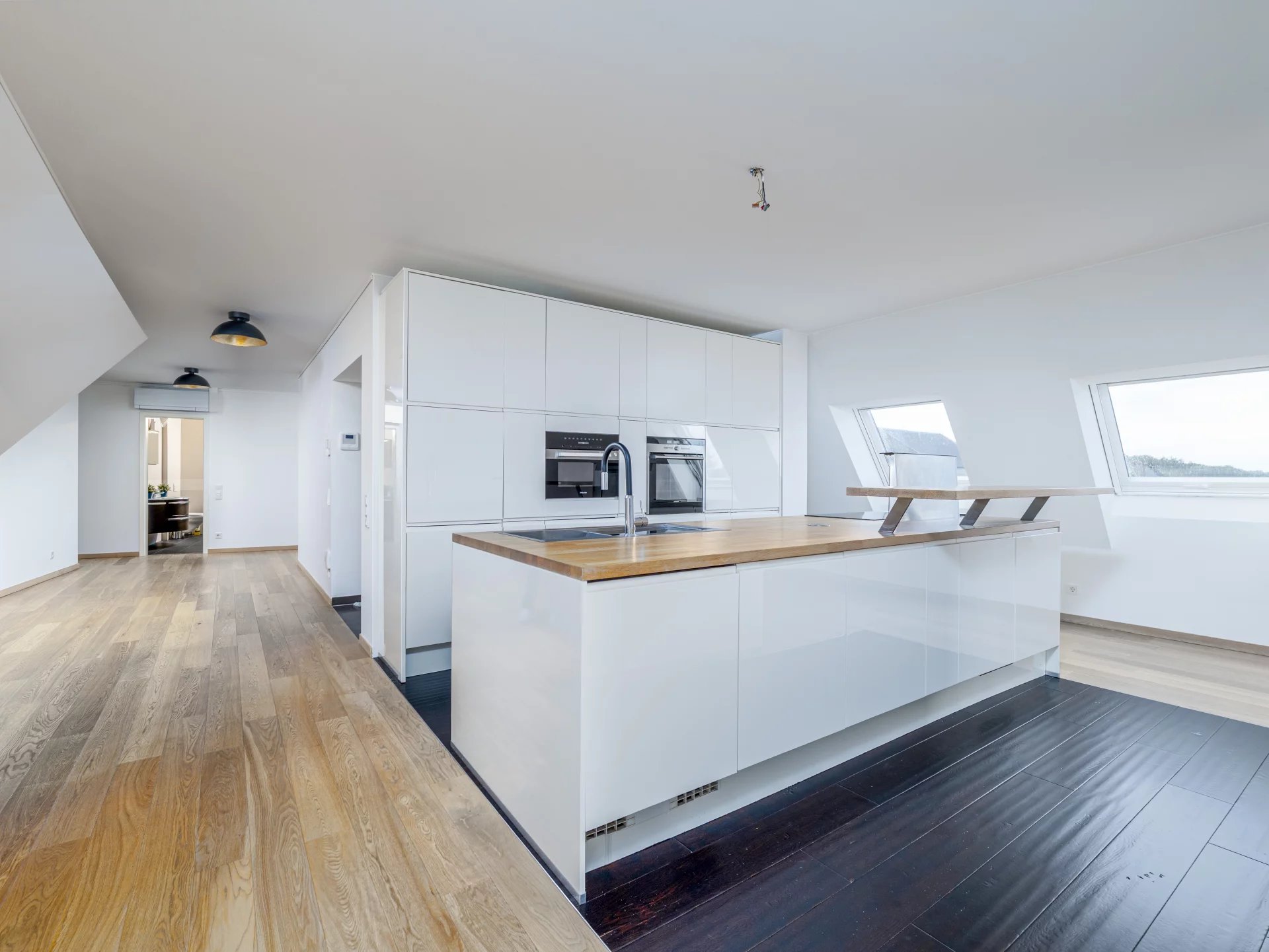 Appartement penthouse dans une petite co-propriété à Kehlen