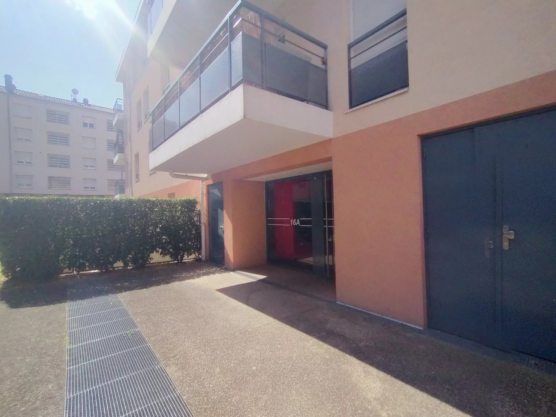 481794 Location Vénissieux