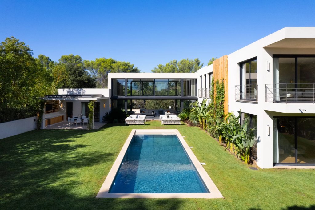 Villa for sale in Mougins — Luxury Modern Villa in Mougins | Prestigious Family Estate for Sale
